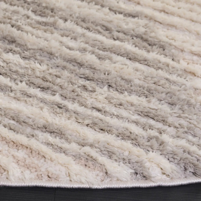 Safavieh Seattle Shag 900 6'-7" x 6'-7" Rug in Ivory / Grey