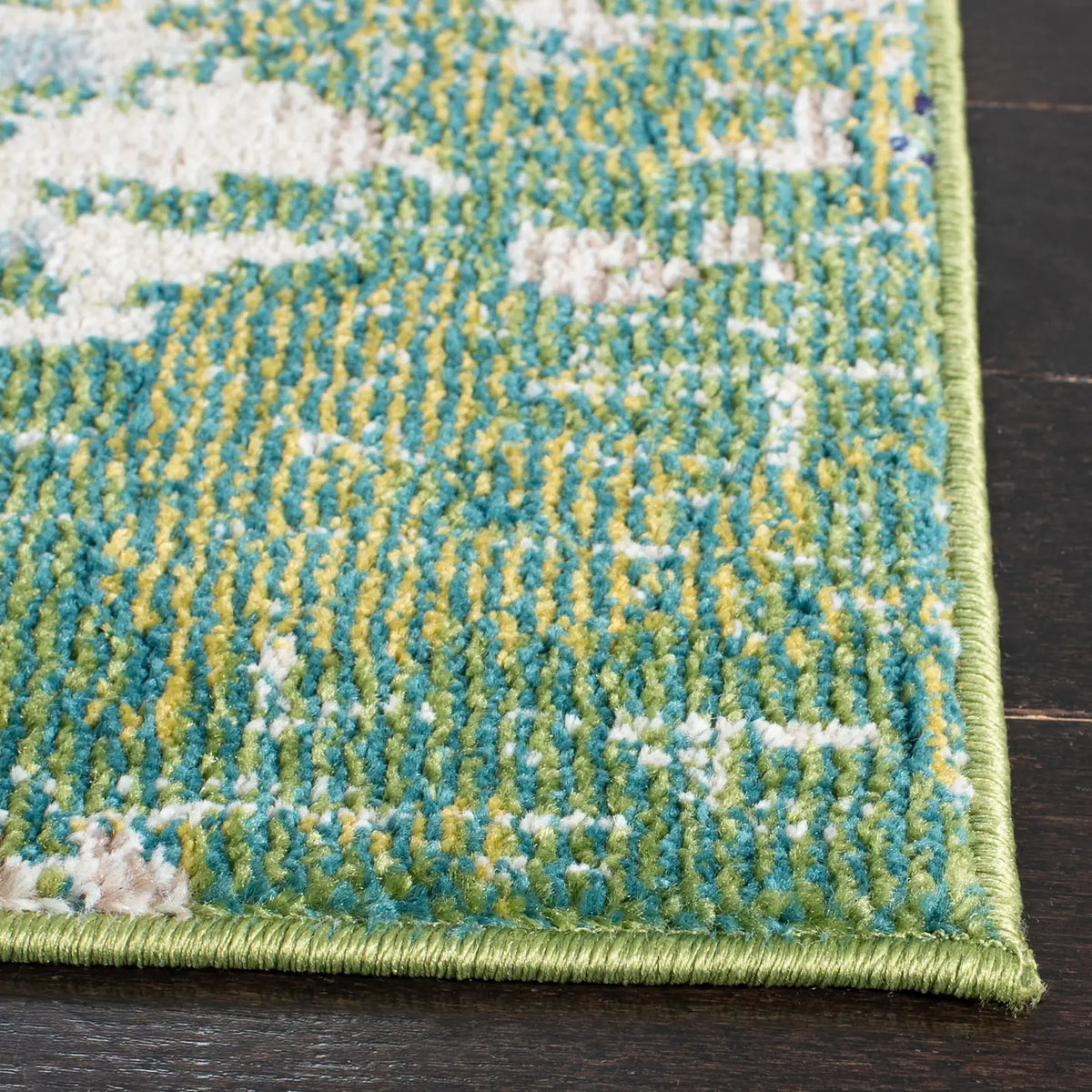 Safavieh Madison 4'-0" x 6'-0" Rug in Green / Turquoise