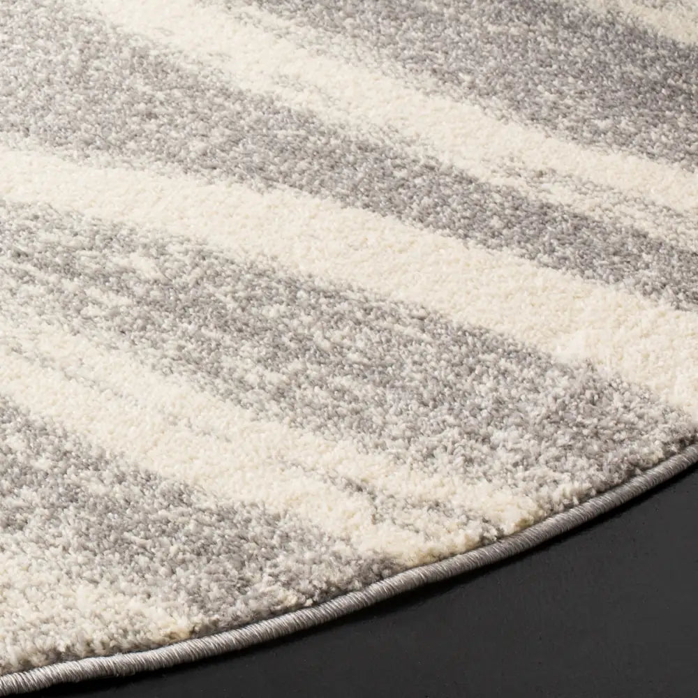 Safavieh Adirondack 6'-0" x 6'-0" Rug in Grey / Cream