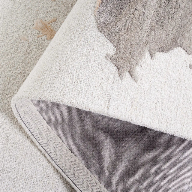 Safavieh Fifth Avenue 4'-0" x 6'-0" Rug in Beige / Taupe