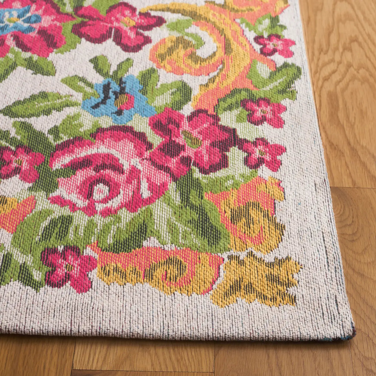 Safavieh Classic Vintage 5'-0" x 8'-0" Rug in Ivory / Rose
