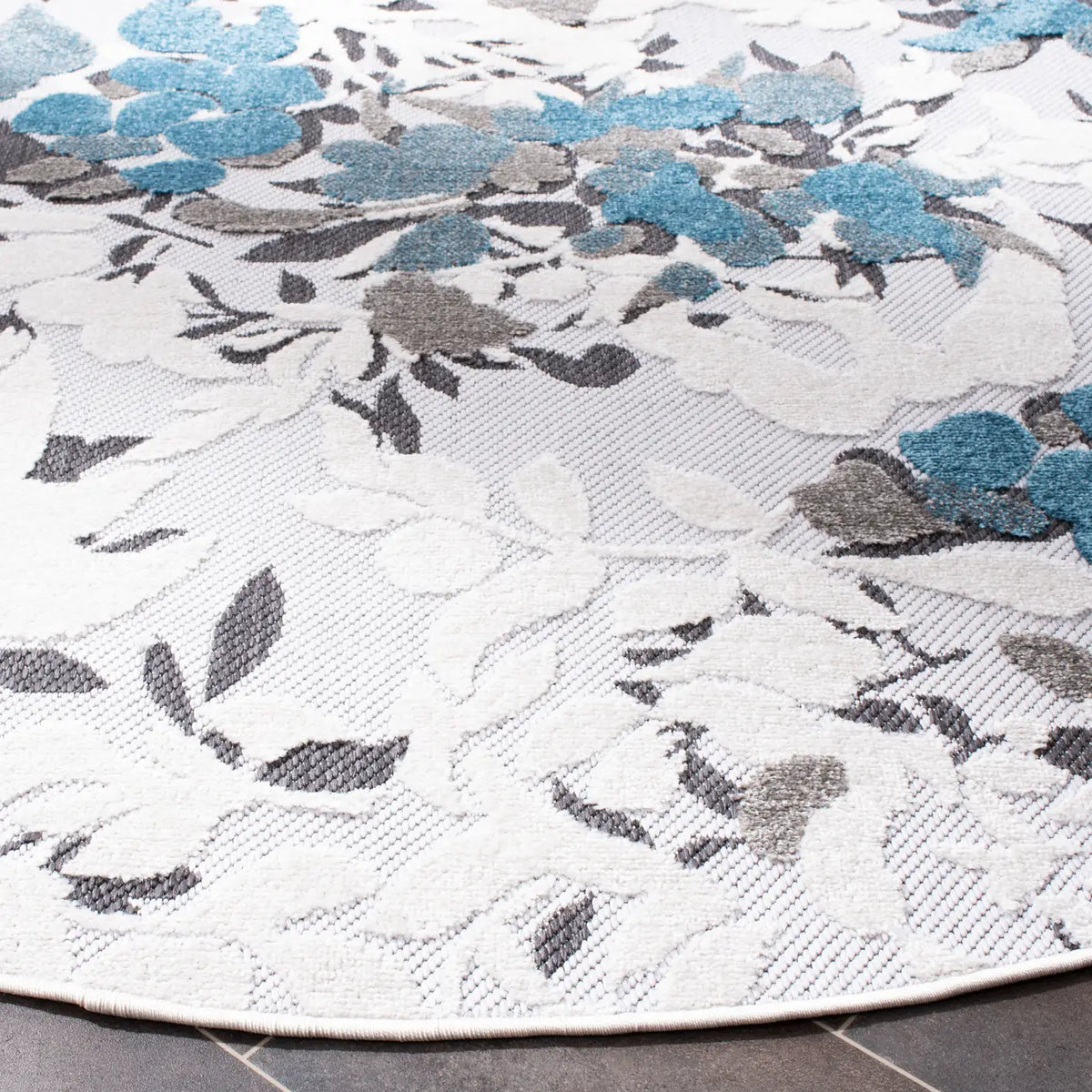 Safavieh Cabana 6'-7" x 6'-7" Rug in Beige / Blue