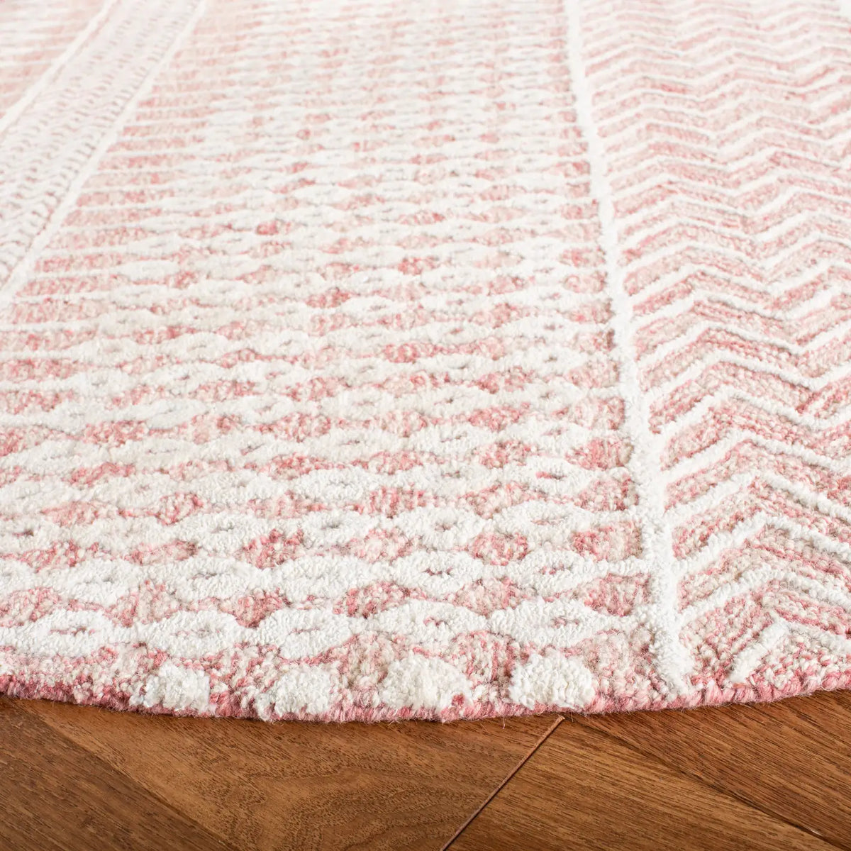 Safavieh Glamour 6'-0" x 6'-0" Rug in Light Pink / Ivory