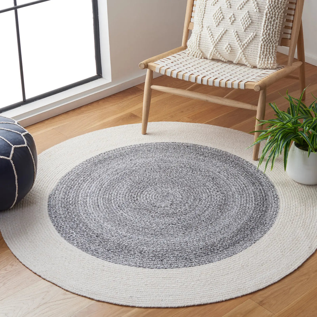 Safavieh Braided 5'-0" x 5'-0" Rug in Dark Grey / Ivory