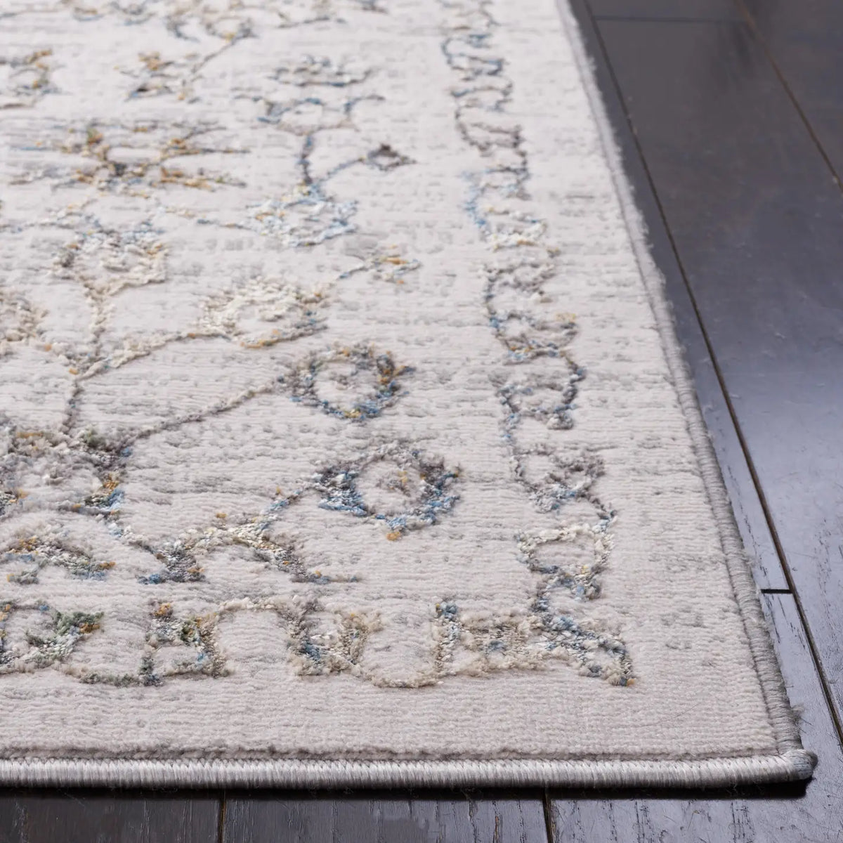 Safavieh Bel Air 4'-5" x 6'-5" Rug in Beige / Grey