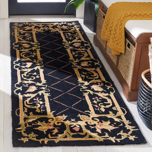 Safavieh Chelsea 2'-6" x 8'-0" Rug in Black