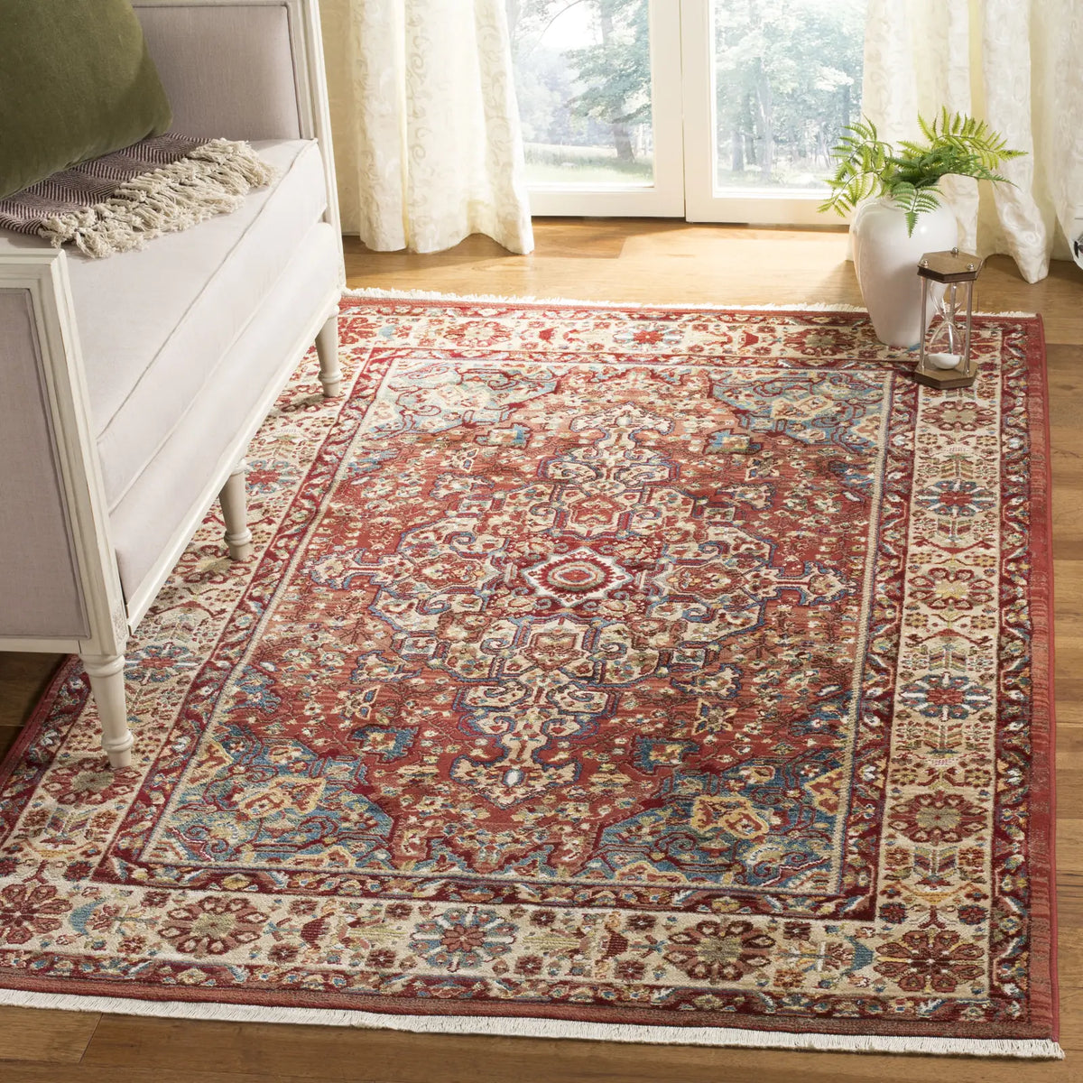 Safavieh Kashan 4'-0" x 6'-0" Rug in Red / Ivory