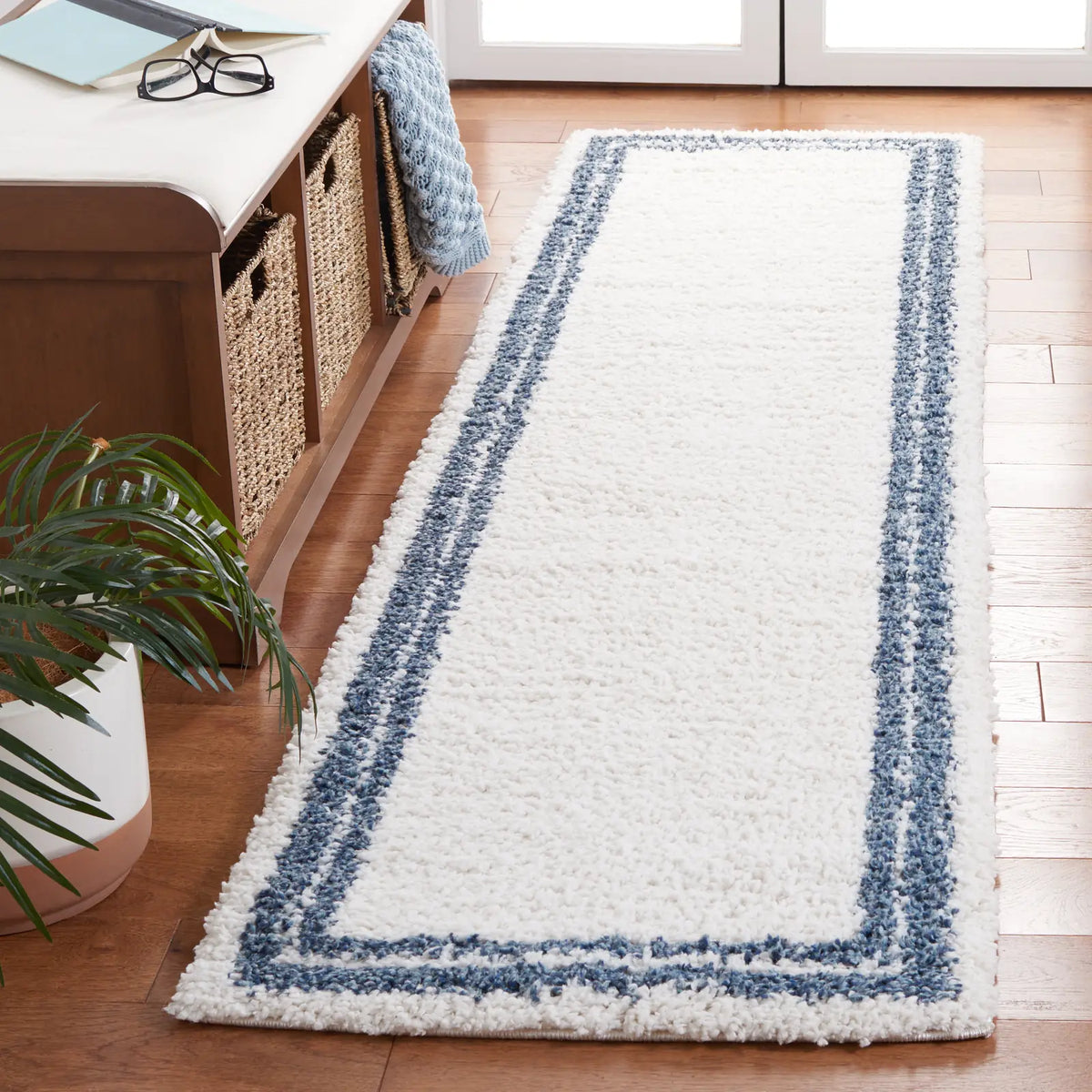 Safavieh Calico Shag 2'-2" x 8'-0" Rug in Ivory / Blue