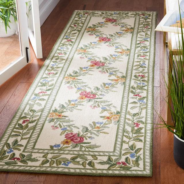 Safavieh Chelsea 2'-6" x 10'-0" Rug in Ivory