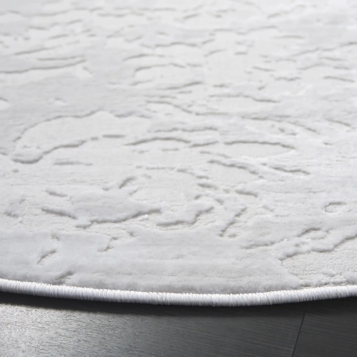 Safavieh Saylor 100 6'-3" x 6'-3" Rug in Ivory