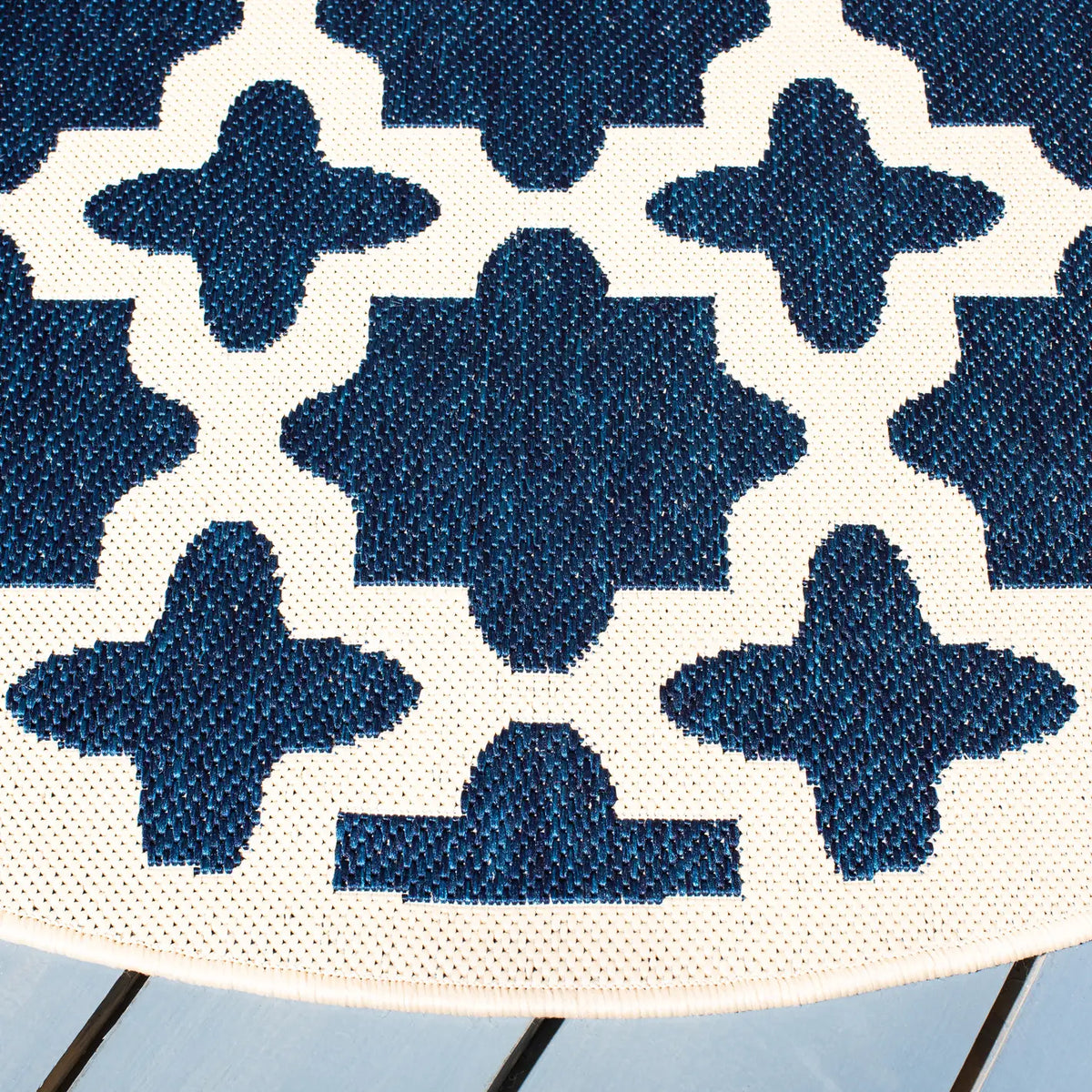 Safavieh Courtyard 5'-3" x 5'-3" Rug in Navy / Beige
