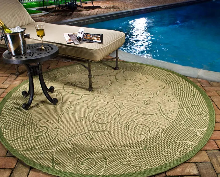 Safavieh Courtyard 6'-7" x 6'-7" Rug in Natural / Olive