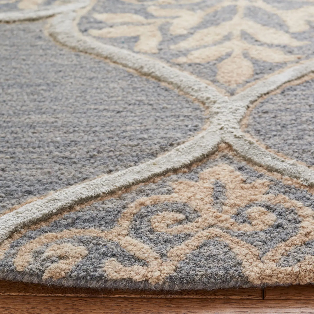 Safavieh Dip Dye 5'-0" x 5'-0" Rug in Slate / Beige