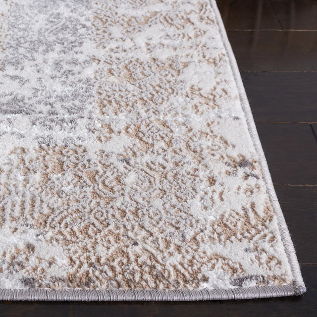 Safavieh Amelia 4'-5" x 6'-5" Rug in Beige / Grey