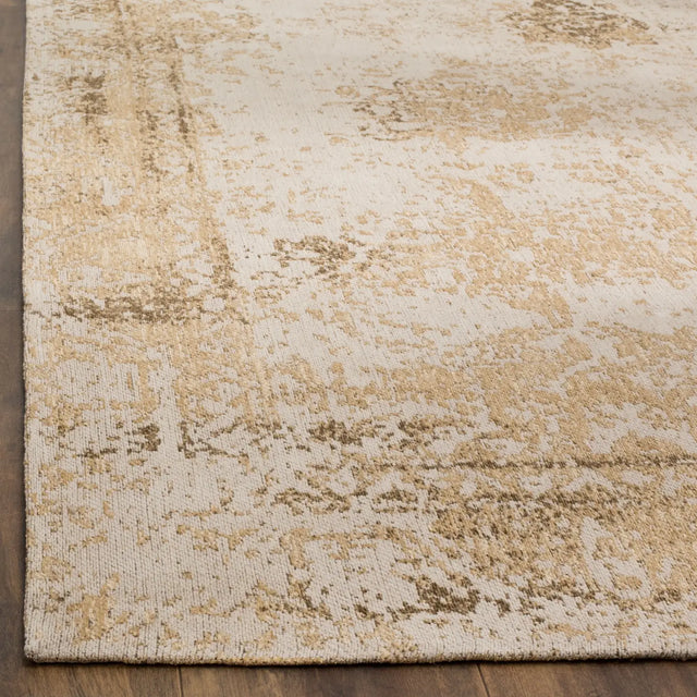 Safavieh Classic Vintage 5'-0" x 8'-0" Rug in Sand