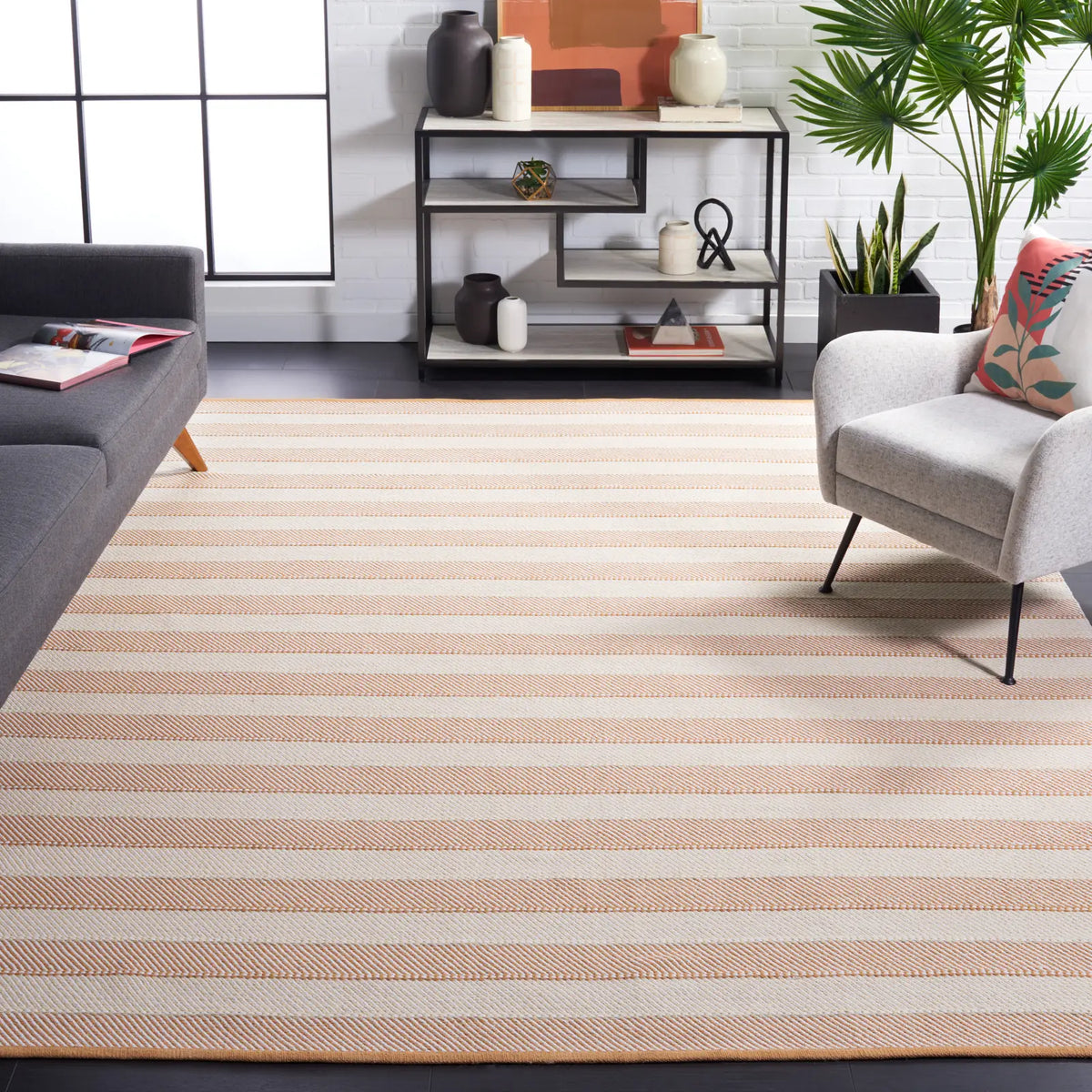 Safavieh Striped Kilim 6'-0" x 9'-0" Rug in Beige / Gold