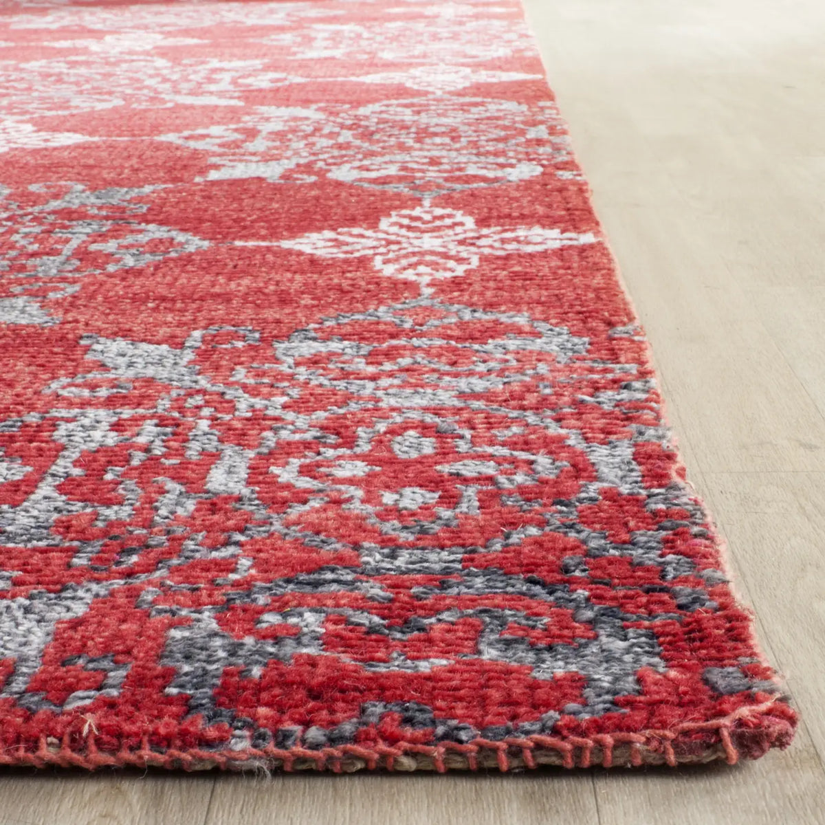 Safavieh Stone Wash 8'-0" x 10'-0" Rug in Red / Ivory