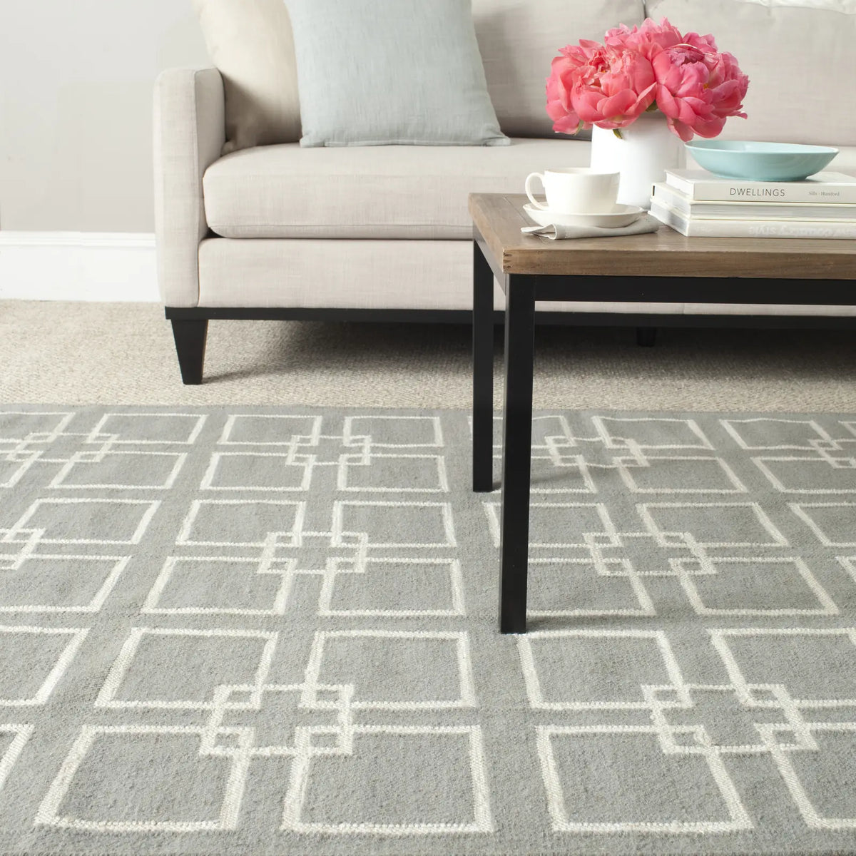 Safavieh Martha Stewart 4'-0" x 6'-0" Rug in Cement Gray