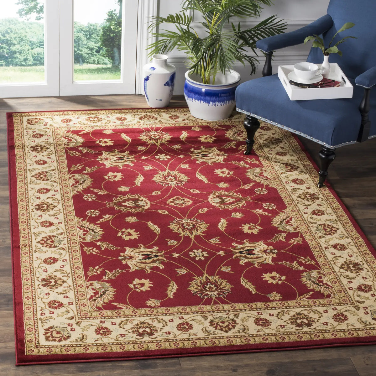 Safavieh Lyndhurst 5'-3" x 7'-6" Rug in Red / Ivory