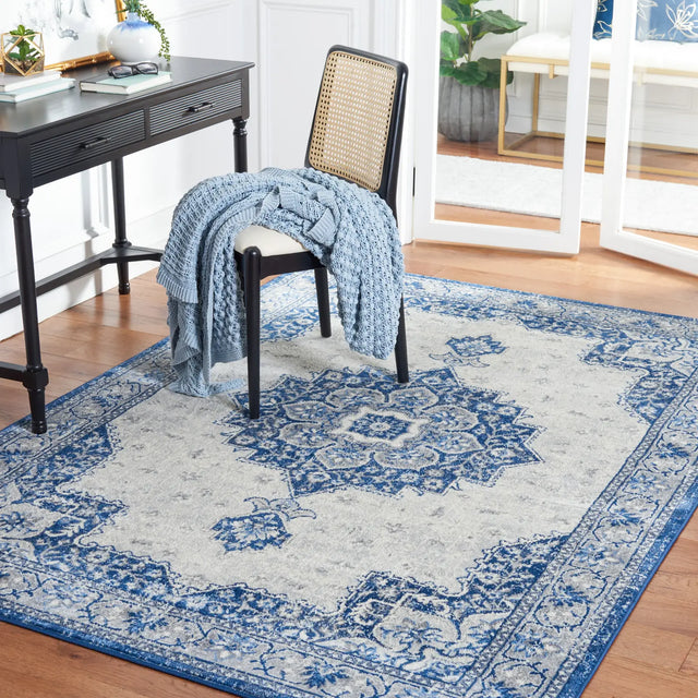 Safavieh Brentwood 4'-0" x 6'-0" Rug in Blue / Ivory