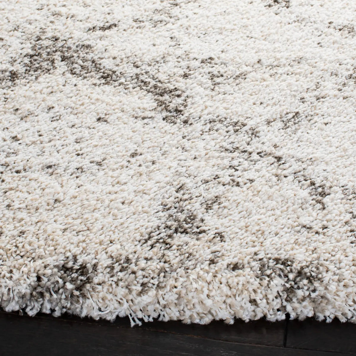 Safavieh Hudson Shag 7'-0" x 7'-0" Rug in Ivory / Grey