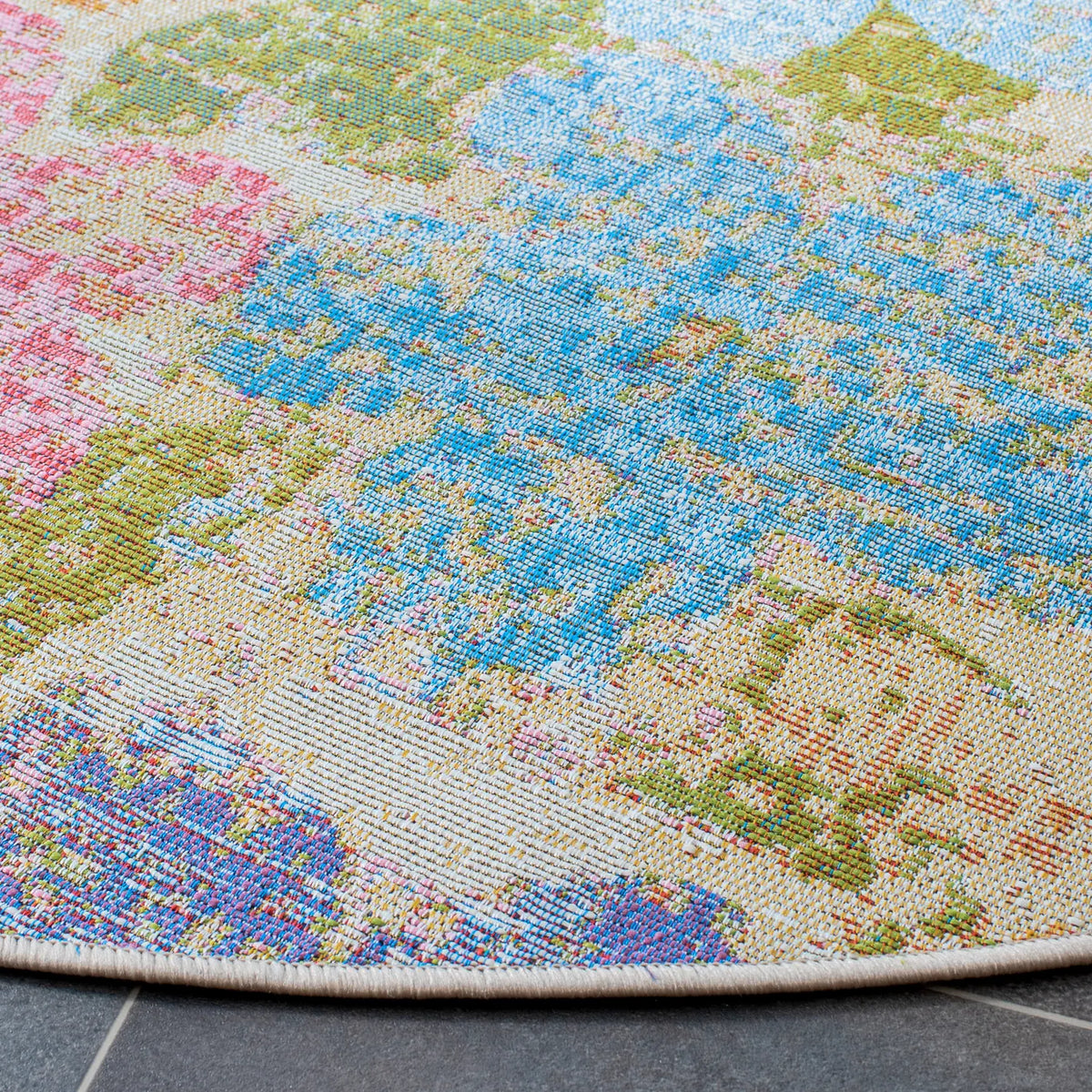 Safavieh Summer 6'-7" x 6'-7" Rug in Blue / Pink