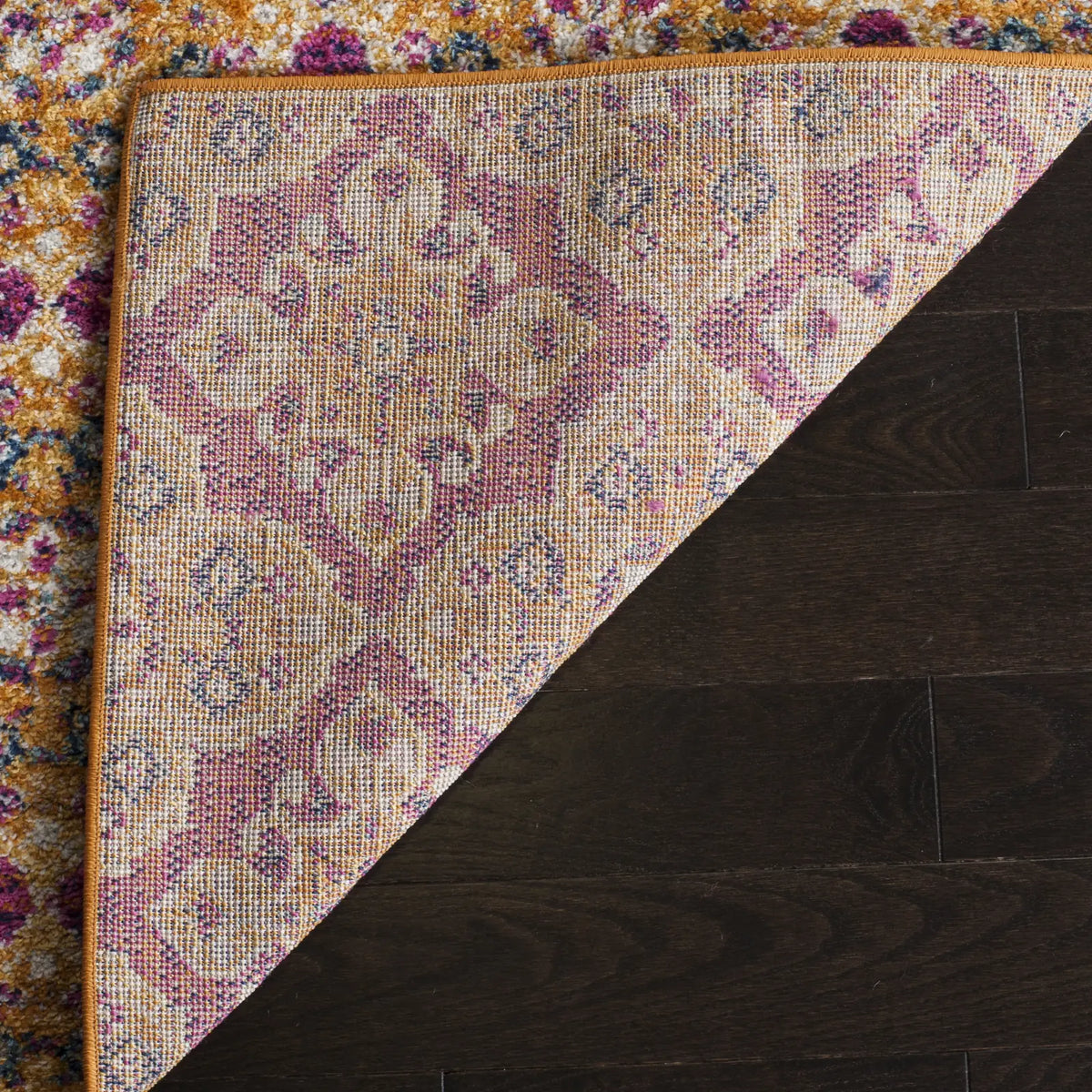 Safavieh Madison 4'-0" x 6'-0" Rug in Fuchsia / Gold