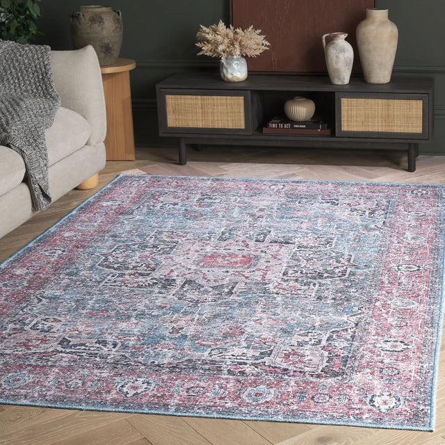 Safavieh Vintage Heriz 800 5'-3" x 7'-6" Rug in Blue / Red