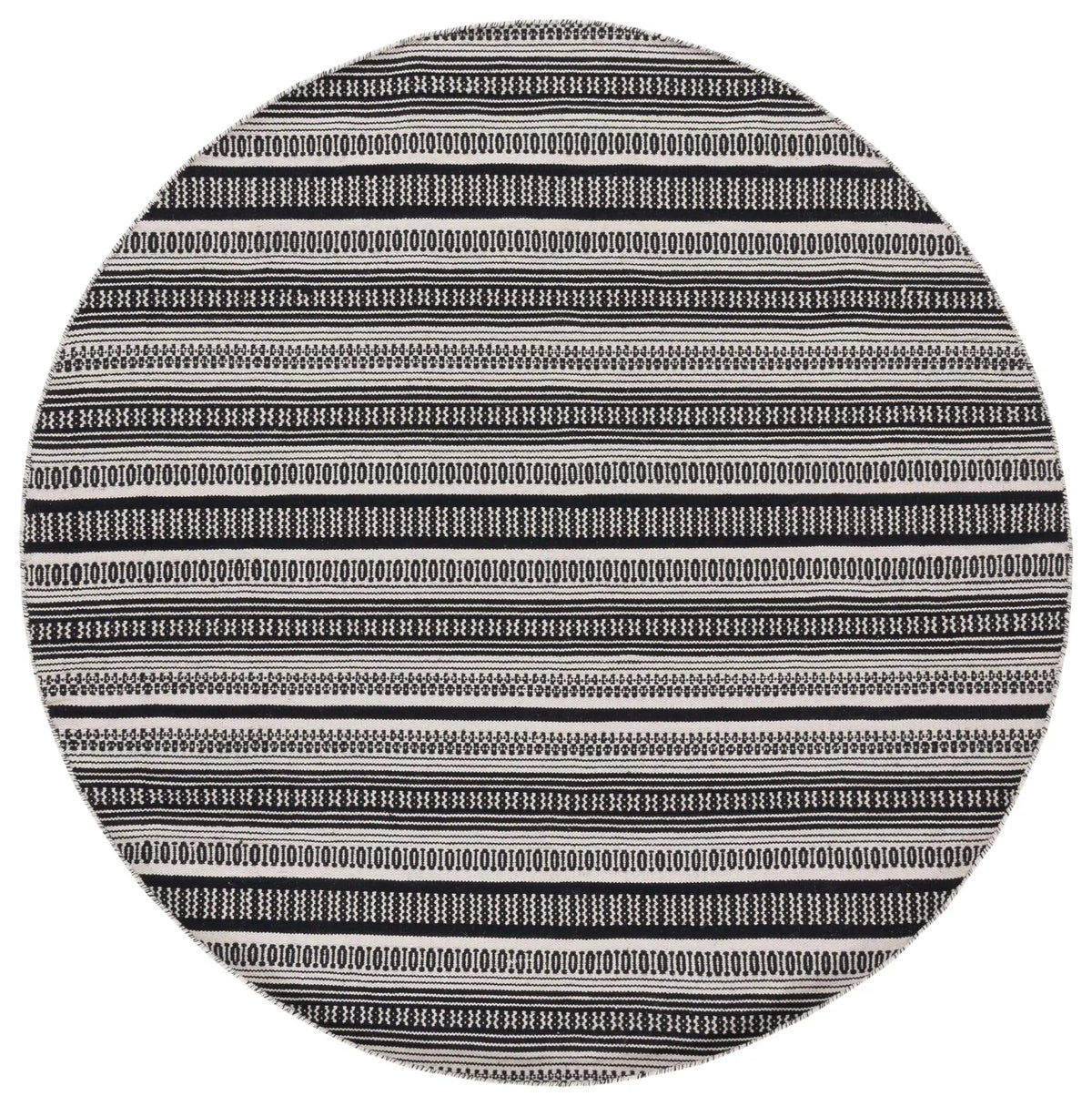 Safavieh Montauk 6'-0" x 6'-0" Rug in Black / Ivory