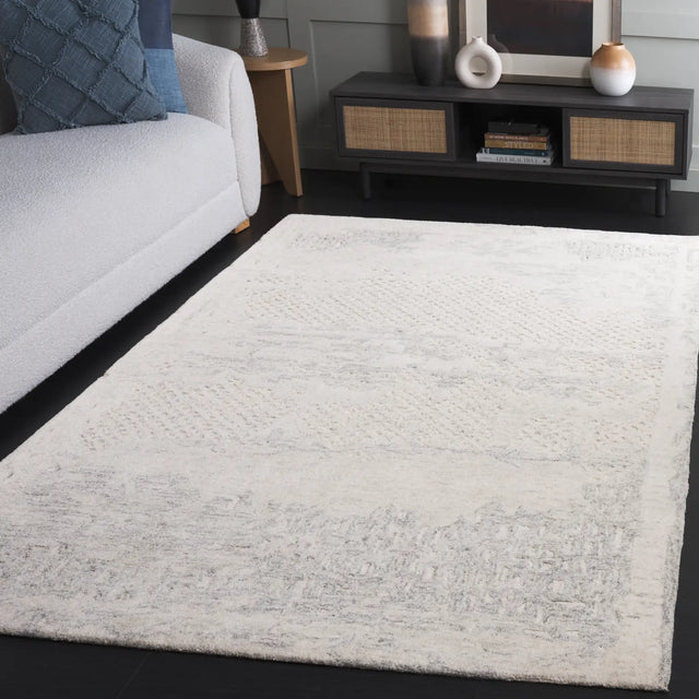 Safavieh Harvest 4'-0" x 6'-0" Rug in Silver / Ivory