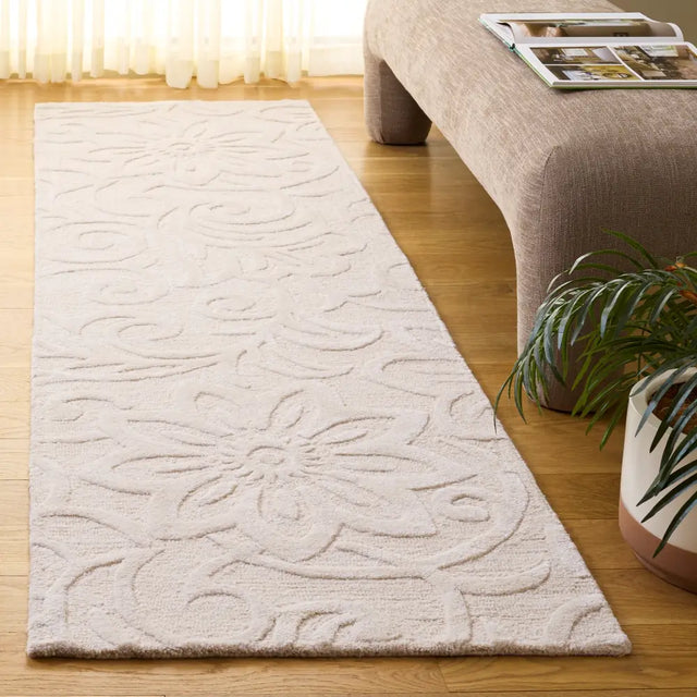 Safavieh Glamour 2'-3" x 8'-0" Rug in Ivory