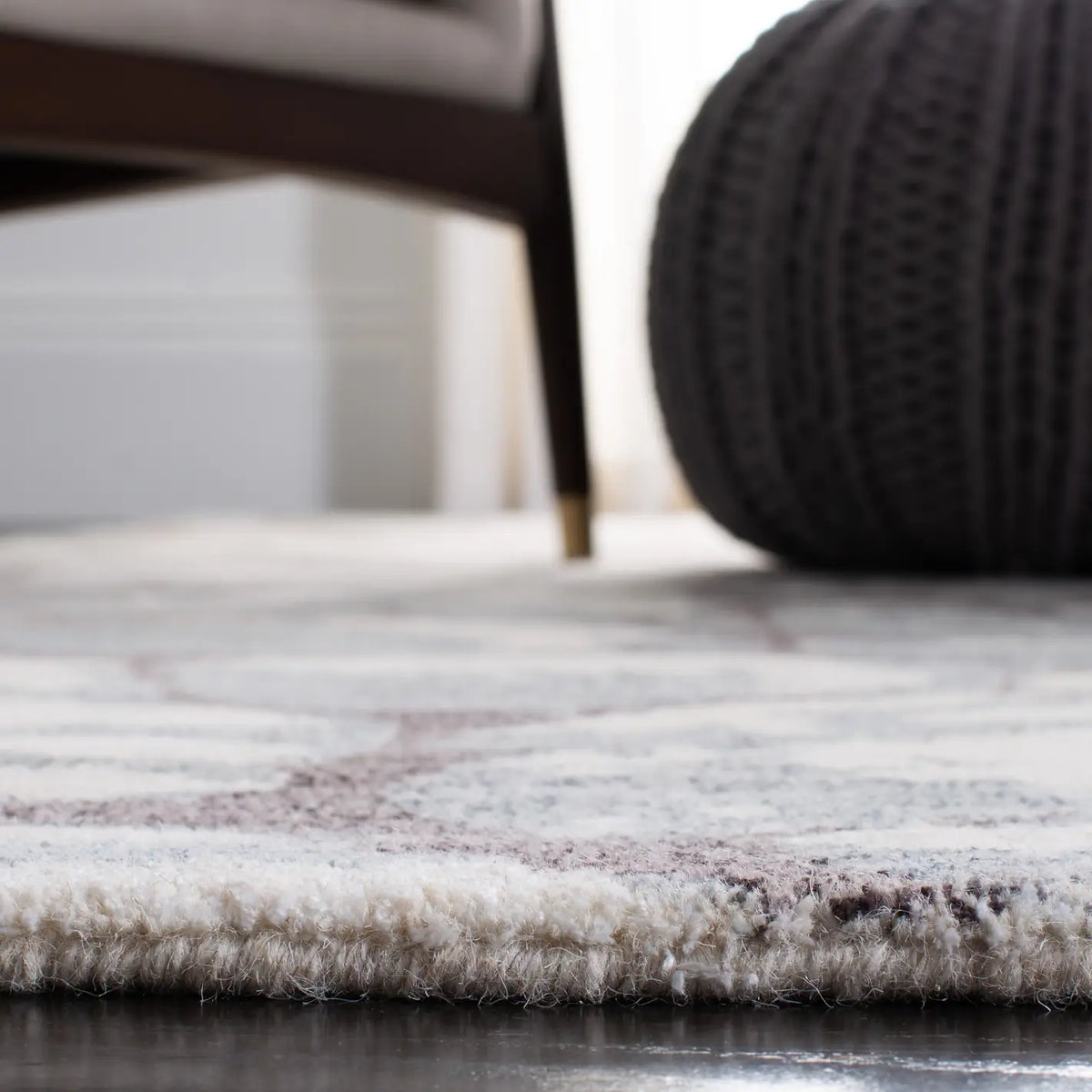 Safavieh Restoration Vintage 5'-0" x 8'-0" Rug in Grey / Ivory