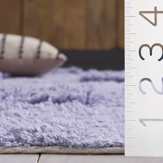Safavieh Easy Care 4'-0" x 6'-0" Rug in Lilac