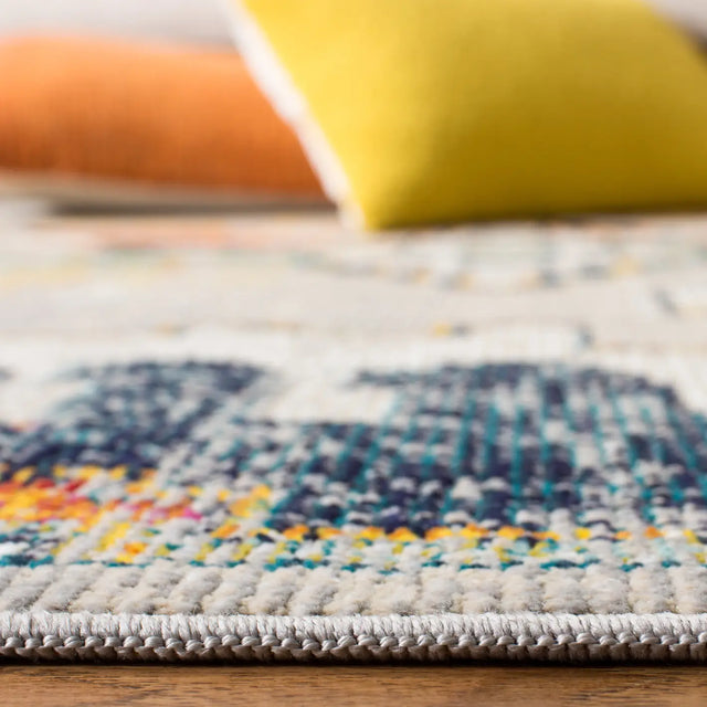 Safavieh Crystal 4'-0" x 6'-0" Rug in Light Grey / Orange