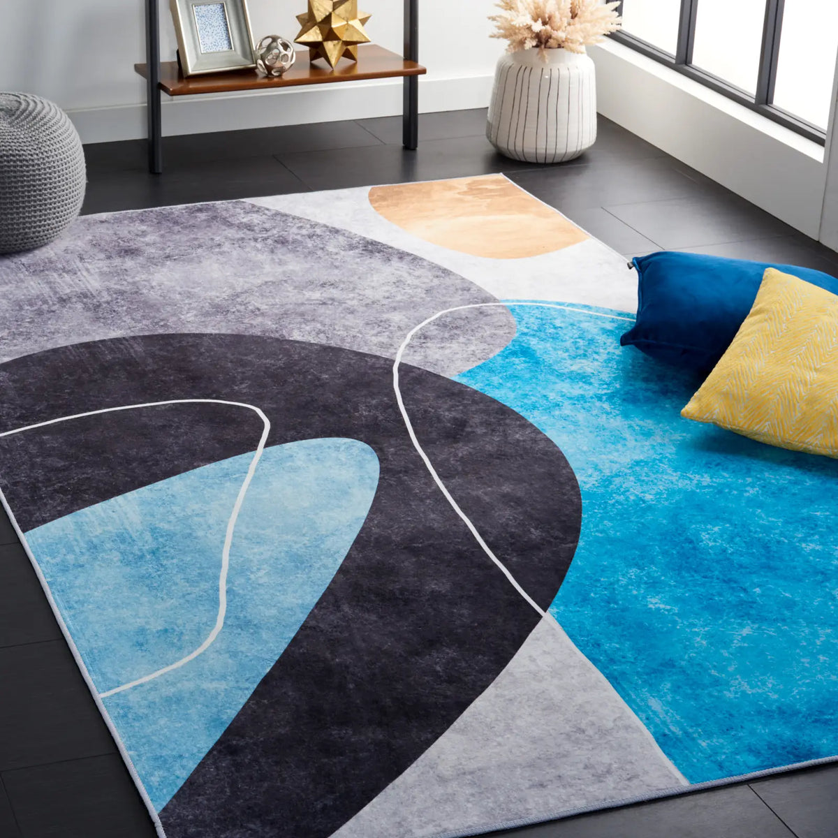 Safavieh Tacoma 4'-0" x 6'-0" Rug in Dark Grey / Turquoise