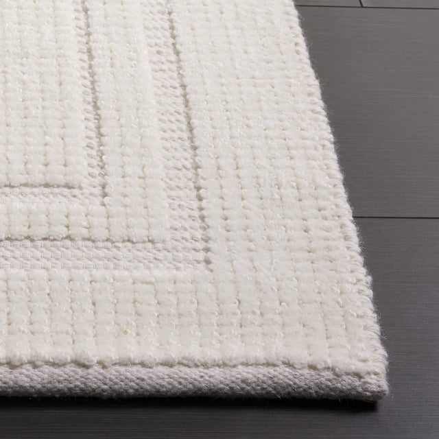 Safavieh Natura 4'-0" x 6'-0" Rug in Ivory