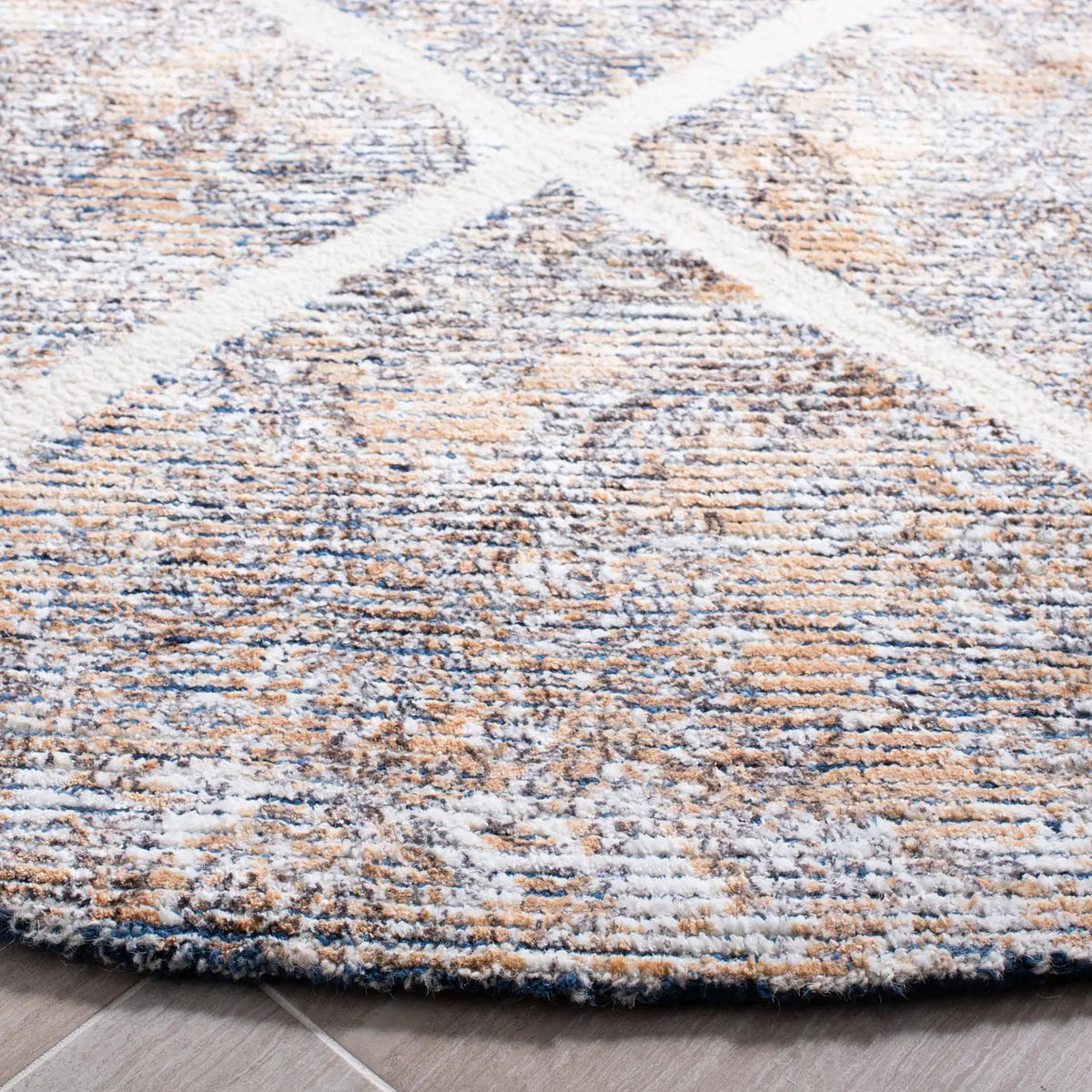 Safavieh Artistry 600 7'-0" x 7'-0" Rug in Ivory / Gold