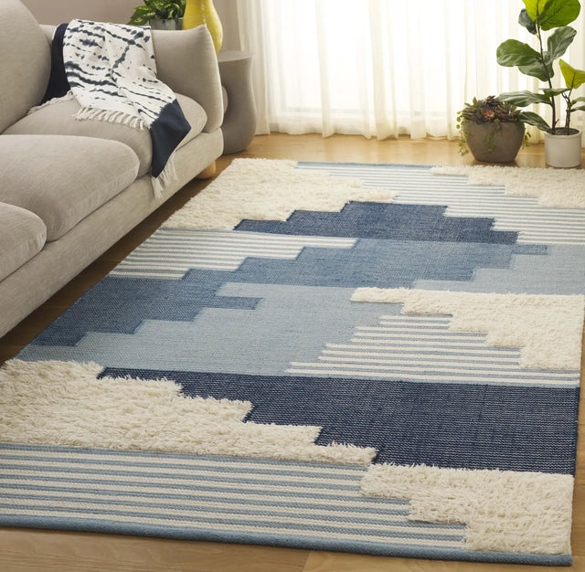 Safavieh Kenya 4'-0" x 6'-0" Rug in Blue / Ivory