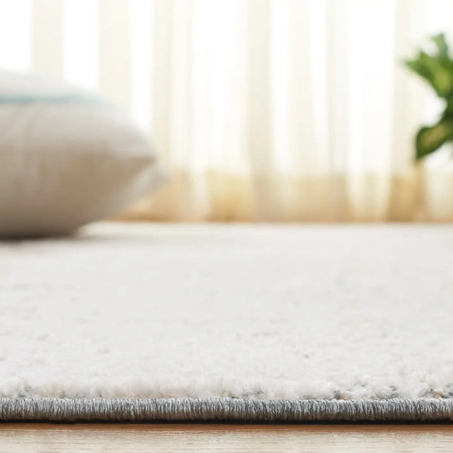 Safavieh Romance 300 5'-3" x 7'-6" Rug in Blue / Beige Ivory