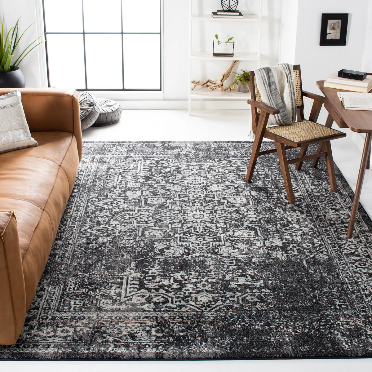 Safavieh Evoke 10'-0" x 14'-0" Rug in Black / Grey
