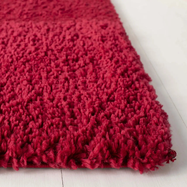 Safavieh August Shag 900 5'-3" x 7'-6" Rug in Red
