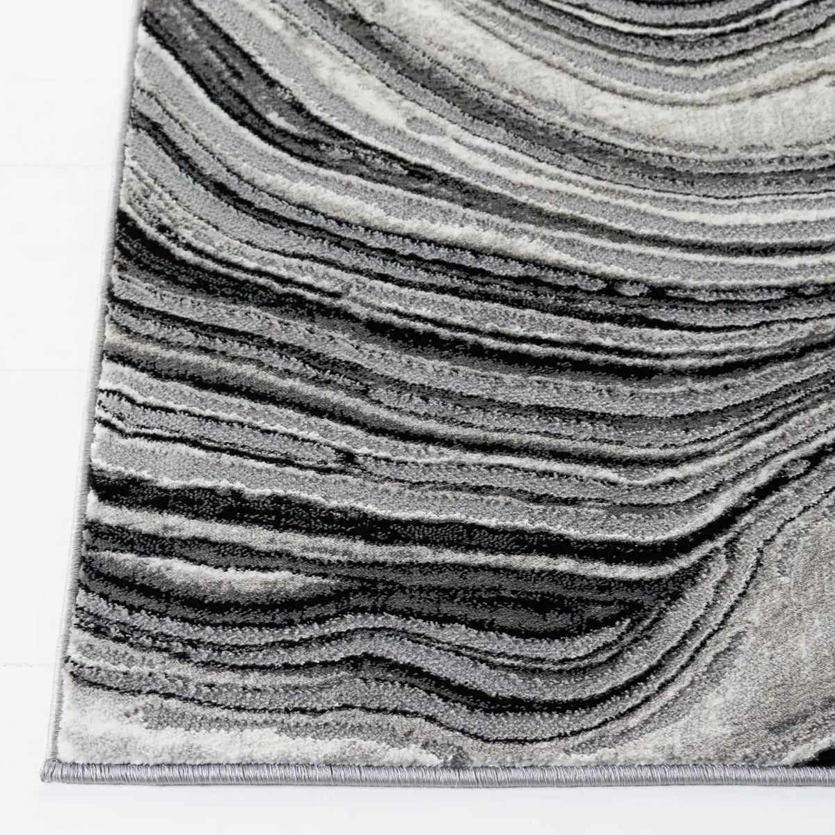 Safavieh Meadow 500 4'-0" x 6'-0" Rug in Black / Grey