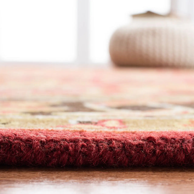 Safavieh Heritage 4'-0" x 6'-0" Rug in Red / Gold
