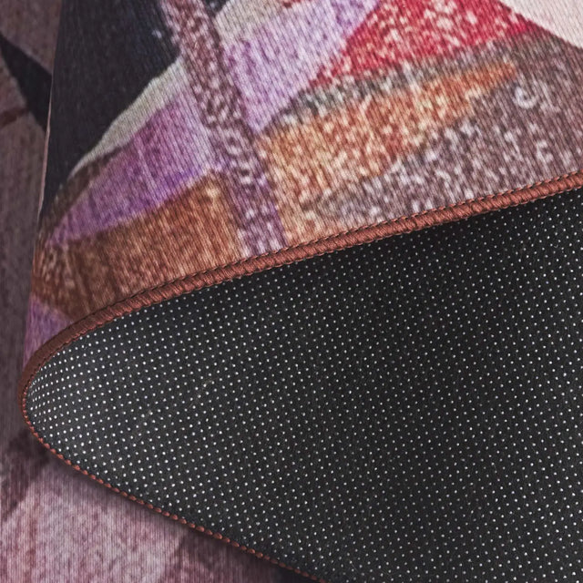 Safavieh Tacoma 4'-0" x 6'-0" Rug in Pink / Rust