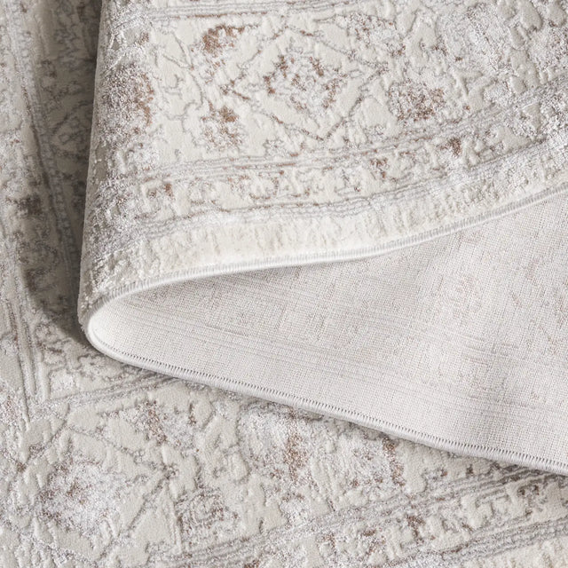 Safavieh Diamond 5'-3" x 7'-6" Rug in Ivory / Grey