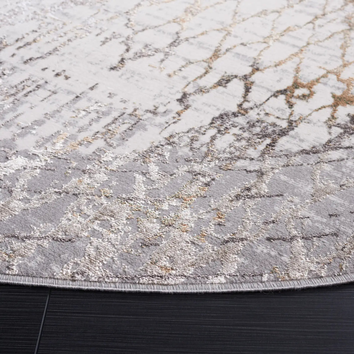 Safavieh Bel Air 6'-7" x 6'-7" Rug in Beige / Gold