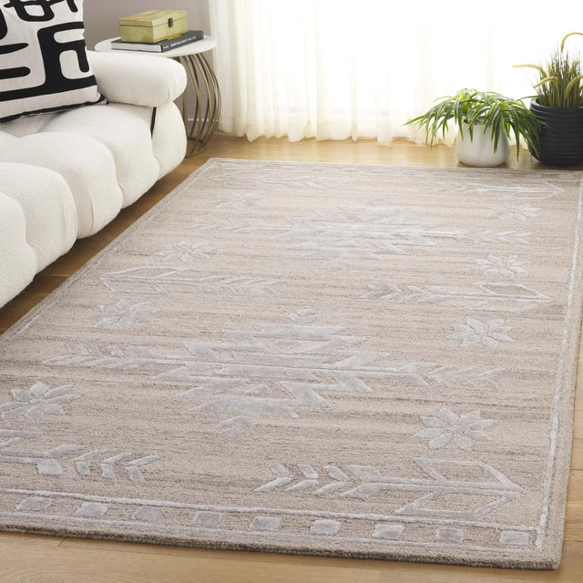 Safavieh Soho 4'-0" x 6'-0" Rug in Beige / Ivory