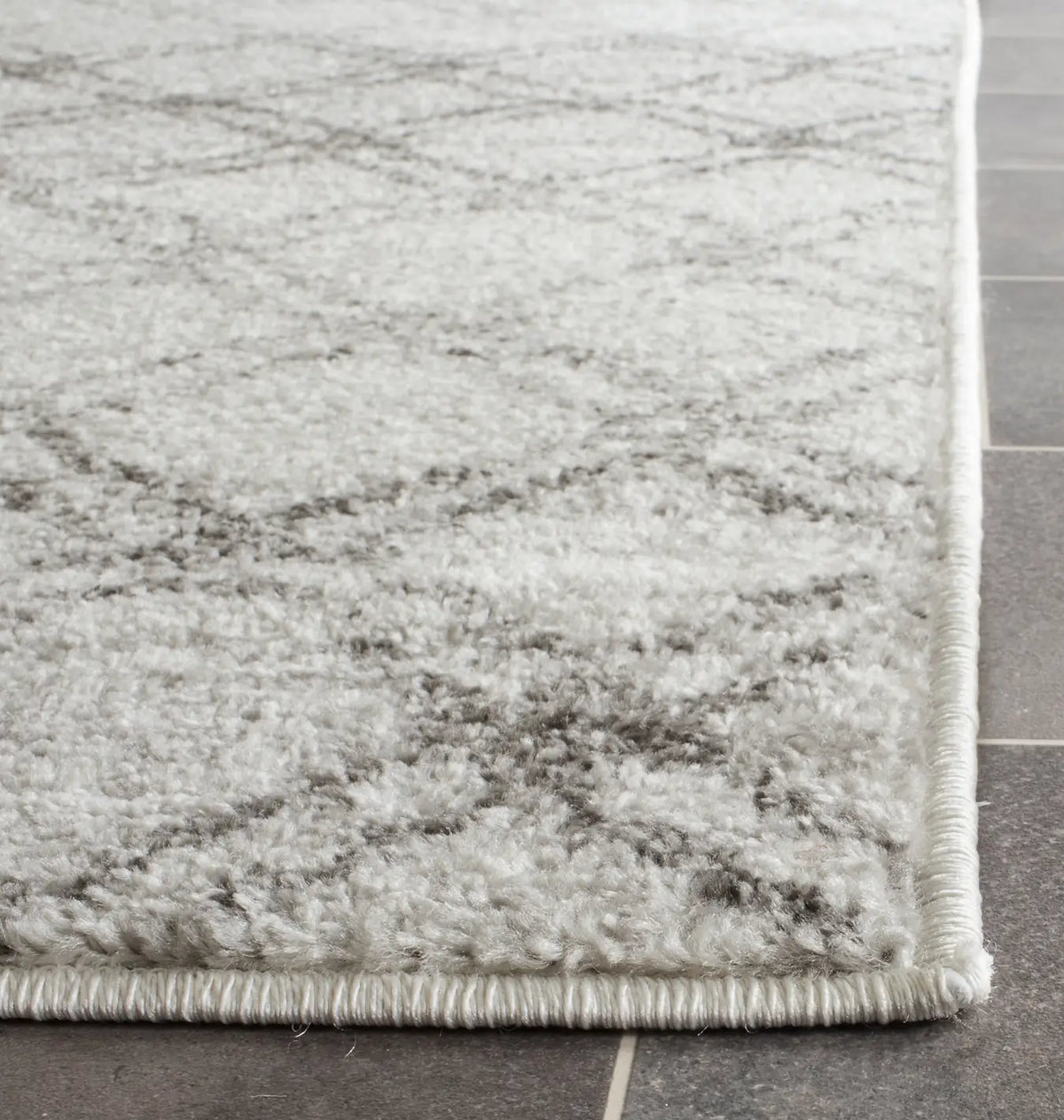 Safavieh Adirondack 2'-6" x 12'-0" Rug in Silver / Charcoal