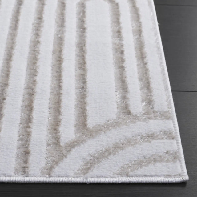 Safavieh Maya 4'-0" x 6'-0" Rug in Ivory