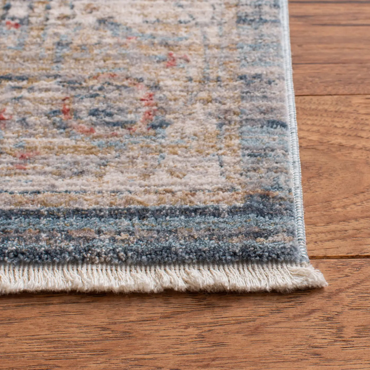 Safavieh Kenitra 600 4'-0" x 6'-0" Rug in Blue / Ivory